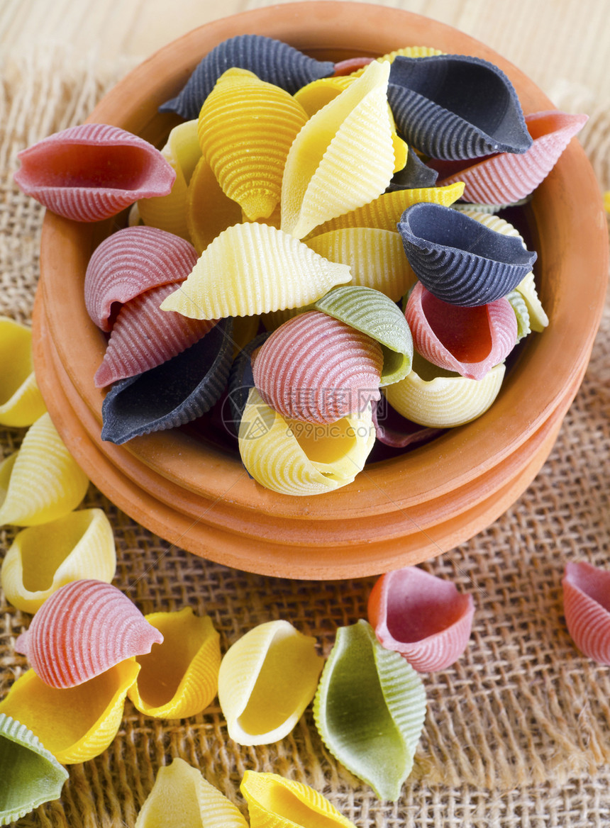 彩色意大利面糖类生产营养橙子食品美食食物盘子厨房面粉图片