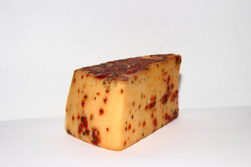奶酪加胡椒和香料韧性团体生活宏观桌子小吃奶制品美食木头熟食图片