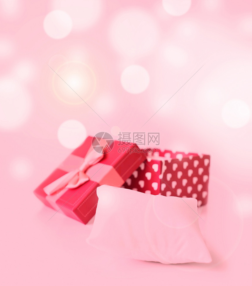 礼品盒戒指纸板周年庆典购物礼物枕头女性订婚首饰图片