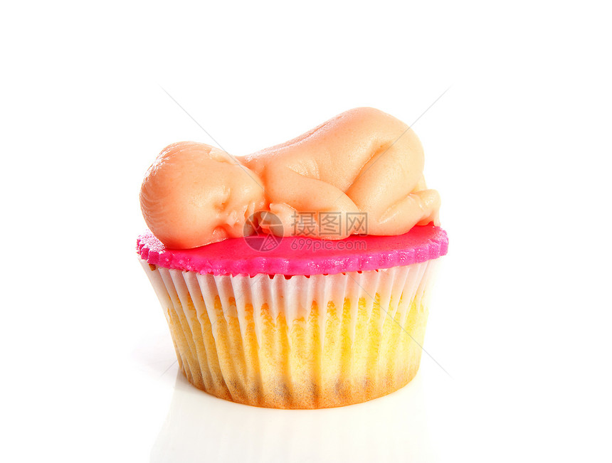 带黑桃宝宝的粉红生日蛋糕图片