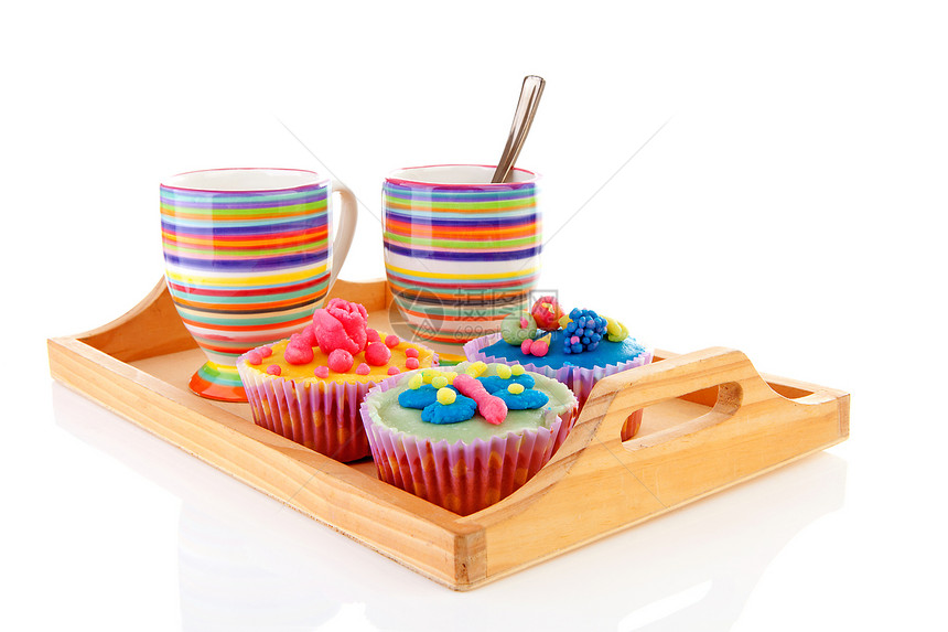 托盘 多彩多彩的装饰纸杯蛋糕和咖啡图片