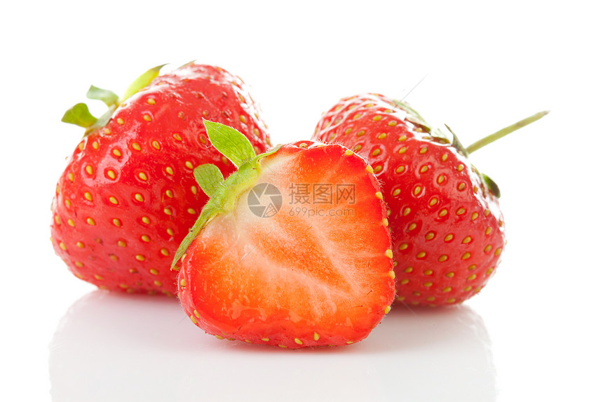 一对新鲜的草莓 在特制中叶子果味夫妻红色茶点浆果水果甜点饮食种子图片