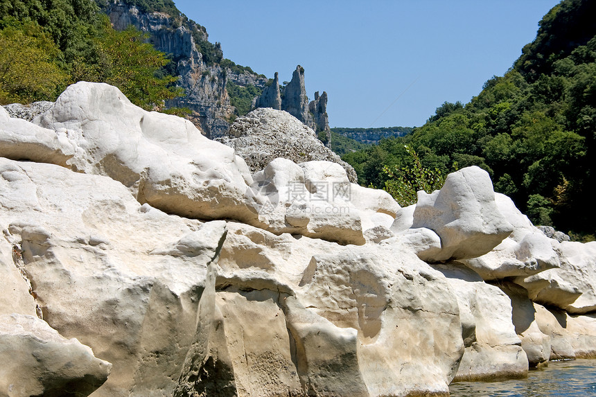 法国Ardeche的岩石图片