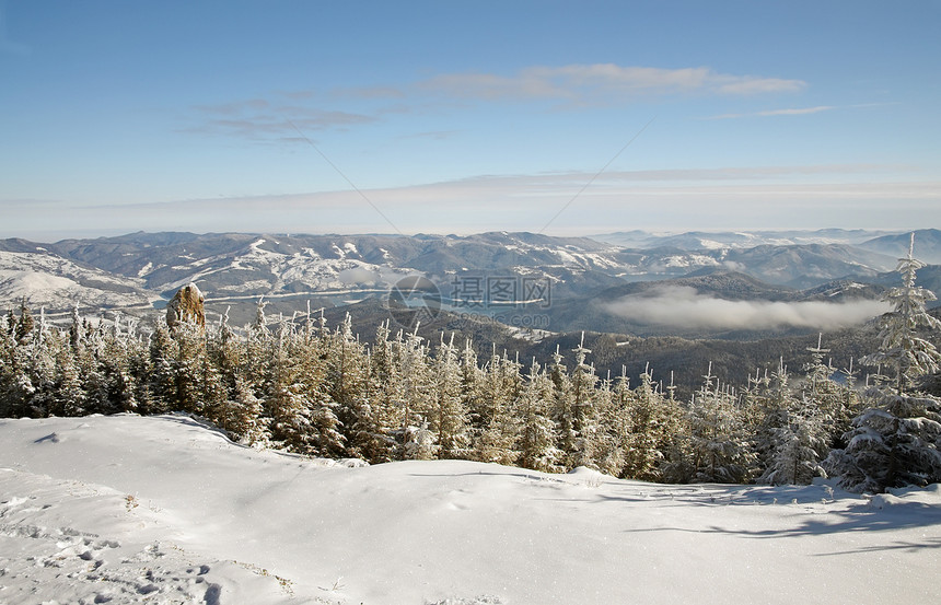 雪地景观太阳公园阳光环境云杉蓝色全景爬坡气候天空图片