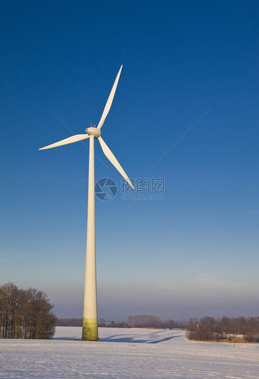 冬季风车环境力量金属白色天空螺旋桨农场刀刃场地蓝色图片