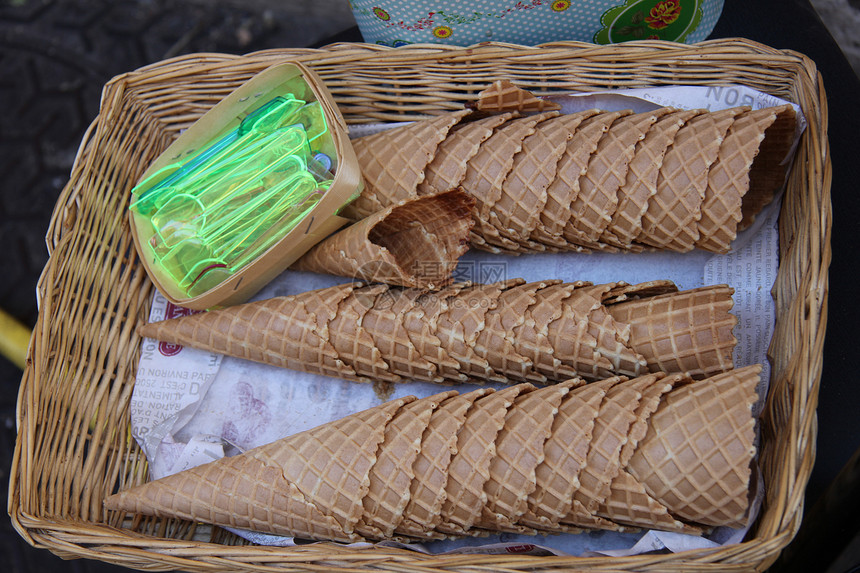 冰淇淋糕甜点零食奶油锥体款待产品季节性冰淇淋零售食物图片