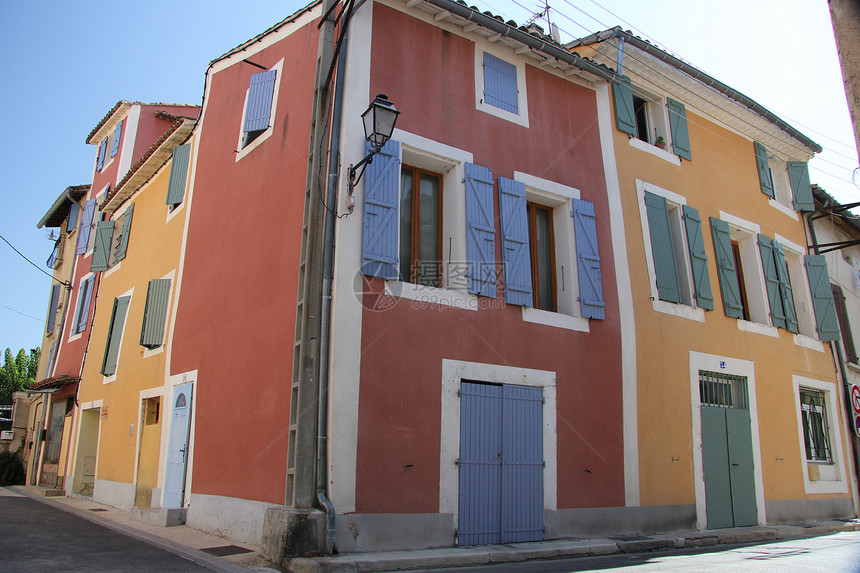 普罗旺斯有彩色房屋文化建筑学城市百叶窗赭石快门街道村庄窗户石头图片