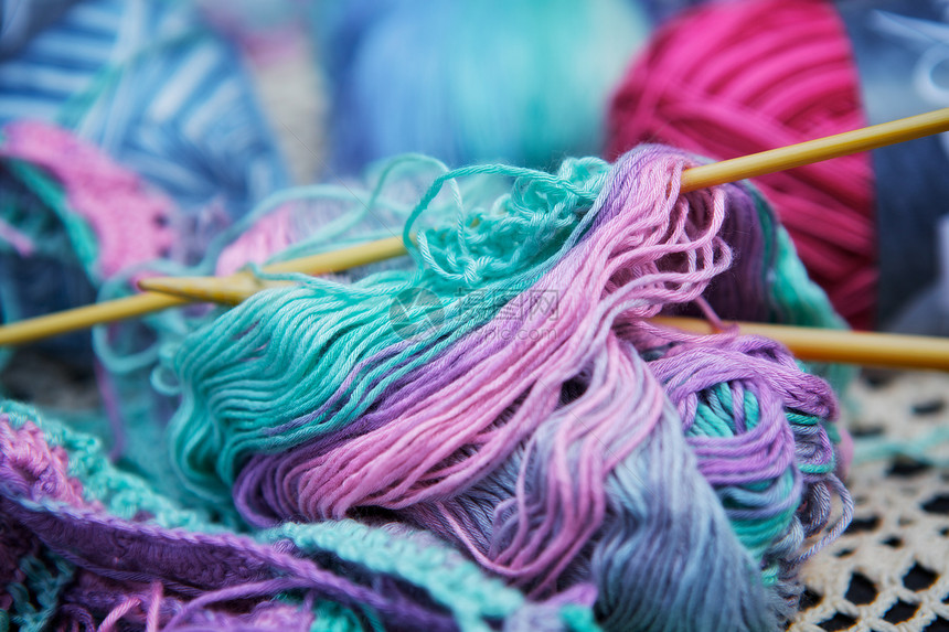 编织柔缝纫工艺青色线索材料紫色羊毛针线活棉布织物图片