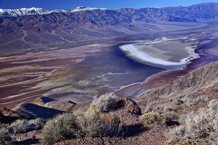 来自Dante View与Panamint山死亡谷Na的坏水岩石远景国家崎岖沙漠荒野公园石头风景观点背景图片