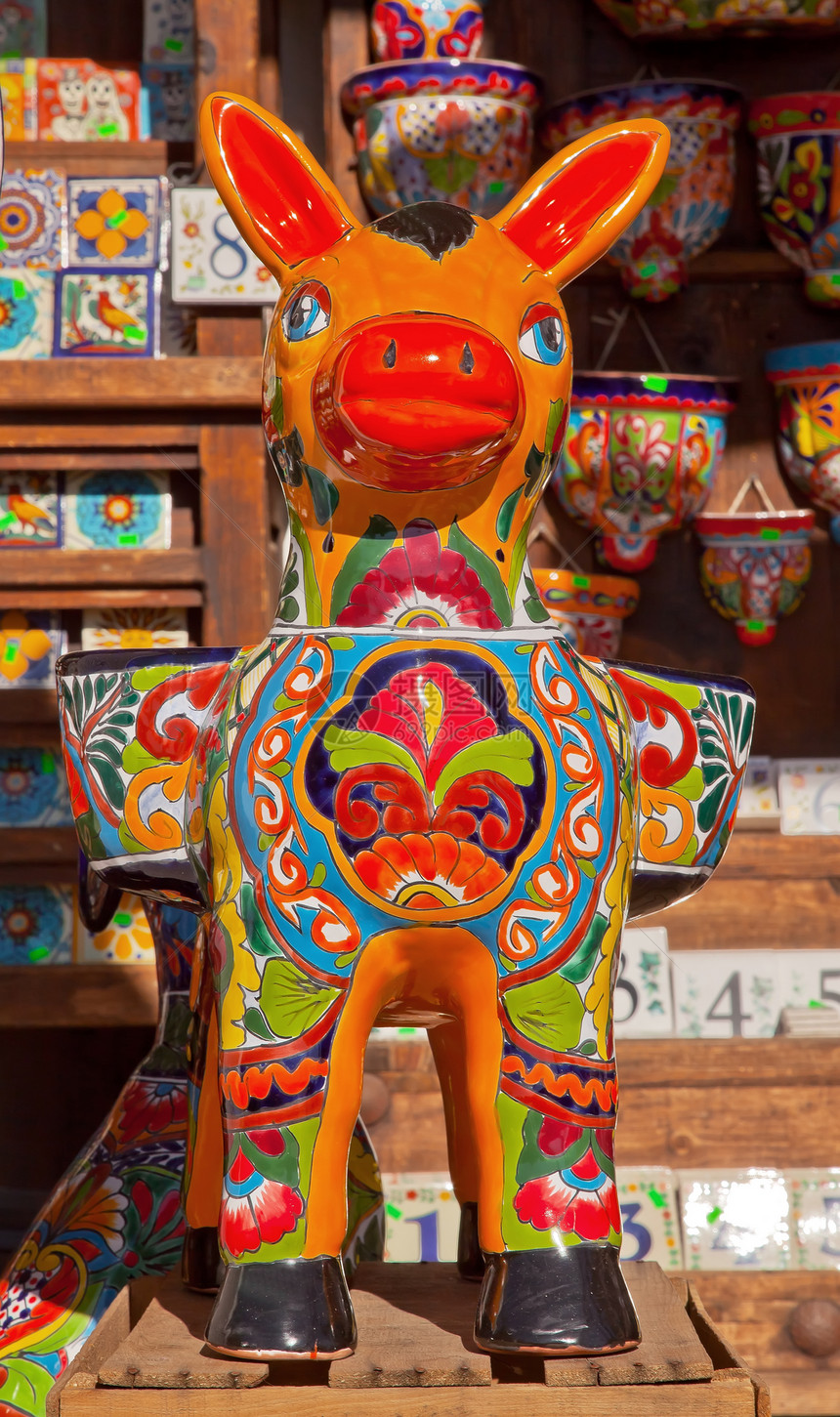 墨西哥多彩的苏文尼尔陶瓷图片