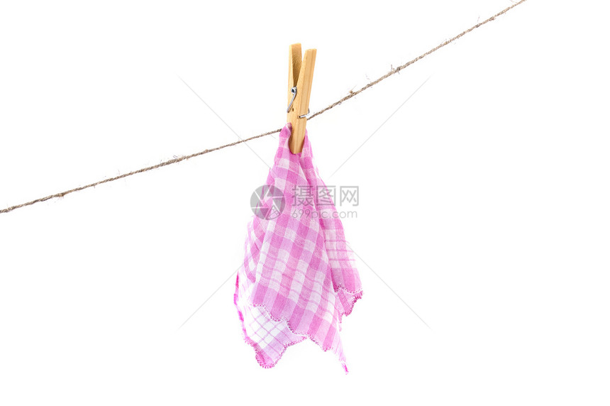 粉红手帕在绳子上烘干图片