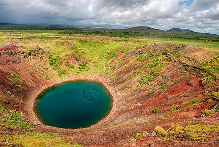 克朗id天空火山口地标火山蓝色圆形陨石蓝晶红色绿色背景图片