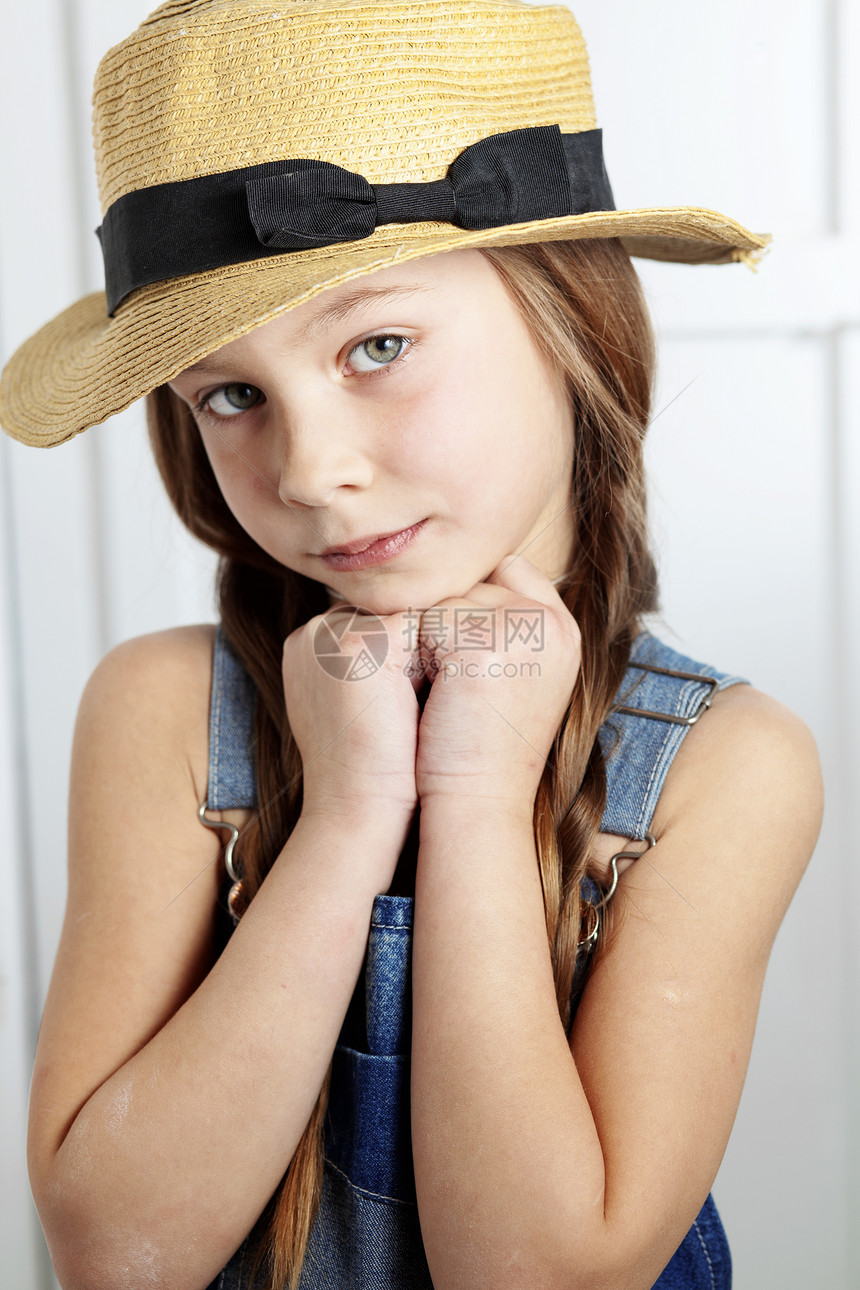 时装女孩孩子帽子童年青年头发衣服冒充工作室牛仔裤女儿图片