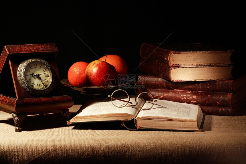 水果和书小说时间阅读时针眼镜智慧艺术果盘小时橙子图片