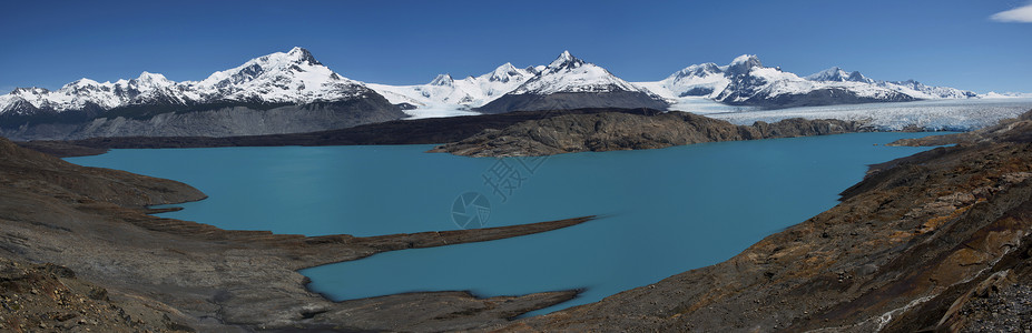 巴塔乌萨拉冰川上方的视图点蓝天冰川全球背景