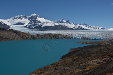 然乌冰川乌萨拉冰川上方的视图点全球蓝天冰川背景
