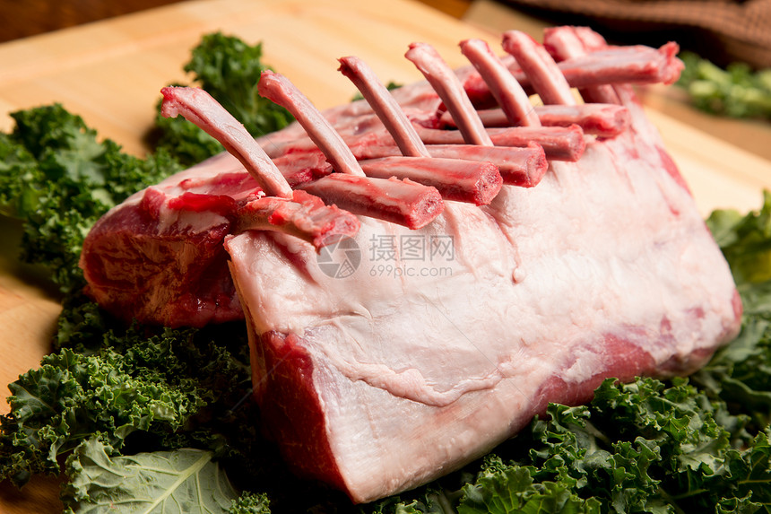羔羊垃圾饮食肉类肋骨替代品羊肉生食白色红色图片