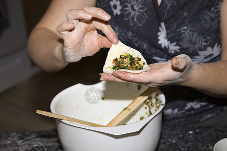 中国春节 做大豆背景图片