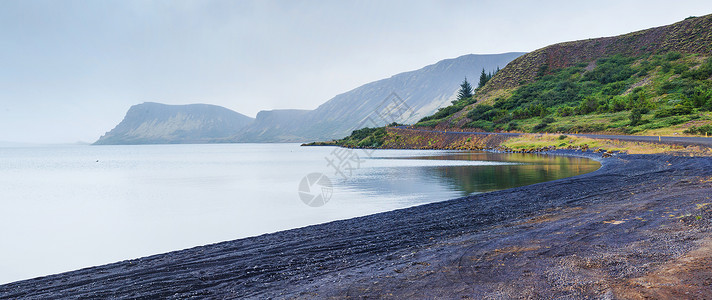 冰岛湖陨石公园教会旅行地标反射风景高地旅游峡谷高清图片