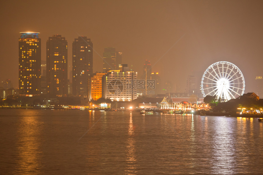 Ferris 轮式建筑学车轮蓝色摩天轮场景乐趣圆圈地标天际城市图片
