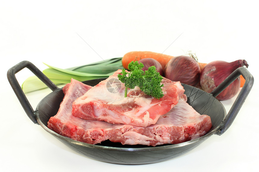 牛排倾斜炙烤骨头猪排猪肉屠夫午餐肋骨屠宰场生猪肉图片