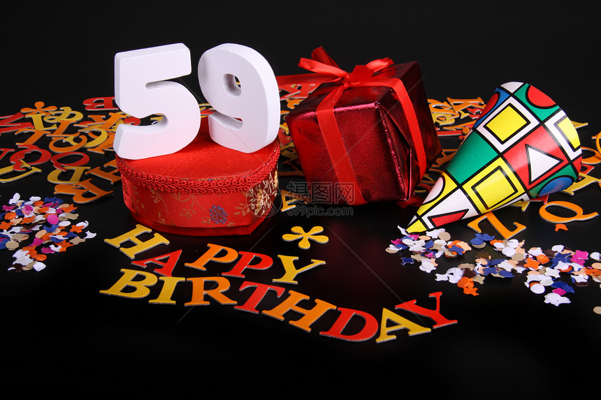 生日快乐卡中年龄以数字表示玫瑰礼物植物卡片花束庆典派对纪念日纸板纸屑图片