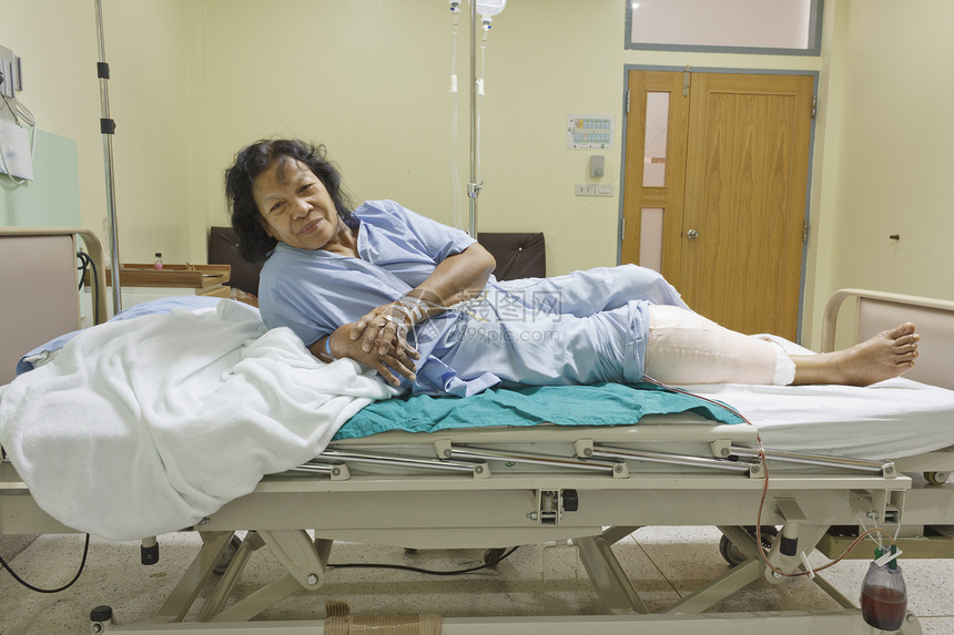 替代膝盖的切口外科医院瘢痕女性设备骨科医学病房残疾人绷带图片