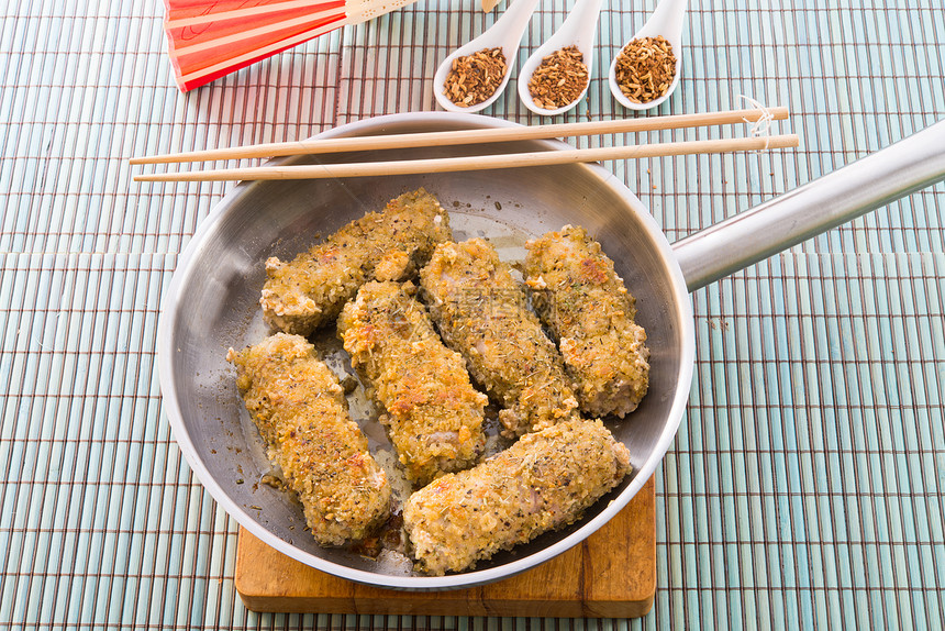 亚洲牛肉橄榄餐厅食物烹饪牛肉油炸传统猪肉饮食营养胡椒图片