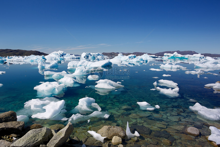 纳萨克省白色蓝色冰山图片