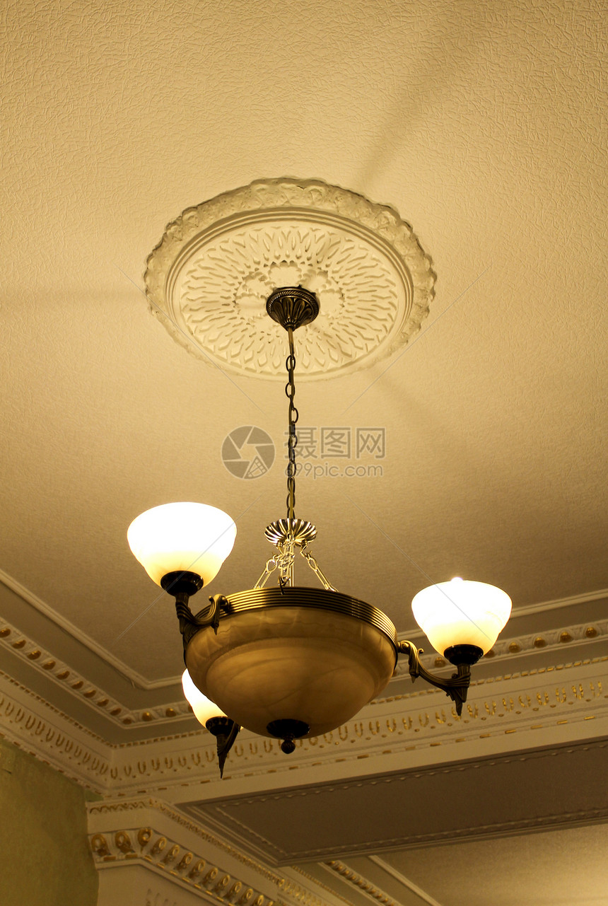 从下方看铜吊灯 有模具治具亮度青铜奢华绘画装饰酒店房子灯光玻璃图片