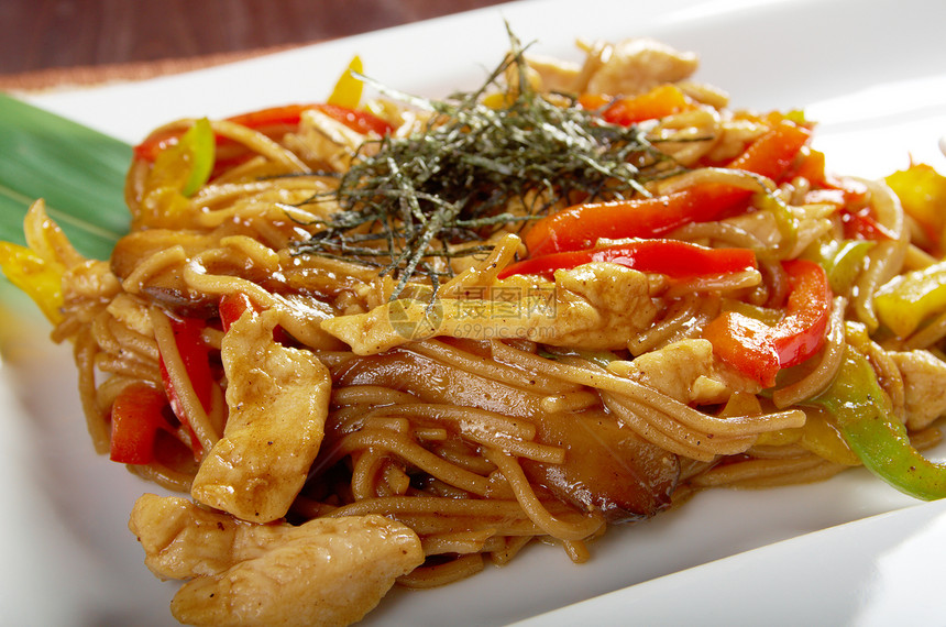 牛肉乌冬面面粉食物饮食辣椒美食筷子藻类大豆肌腱白色图片