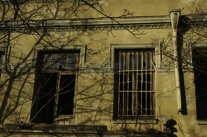 第比利斯旧城的木制铁铸铁新门外装饰平反边界铁匠艺术宽慰住宅首都居住城市障碍图片