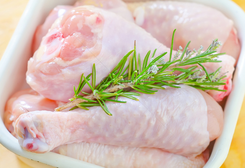 鸡鹧鸪洋葱桌子玫瑰食物鱼片炙烤皮肤农产品低脂肪图片