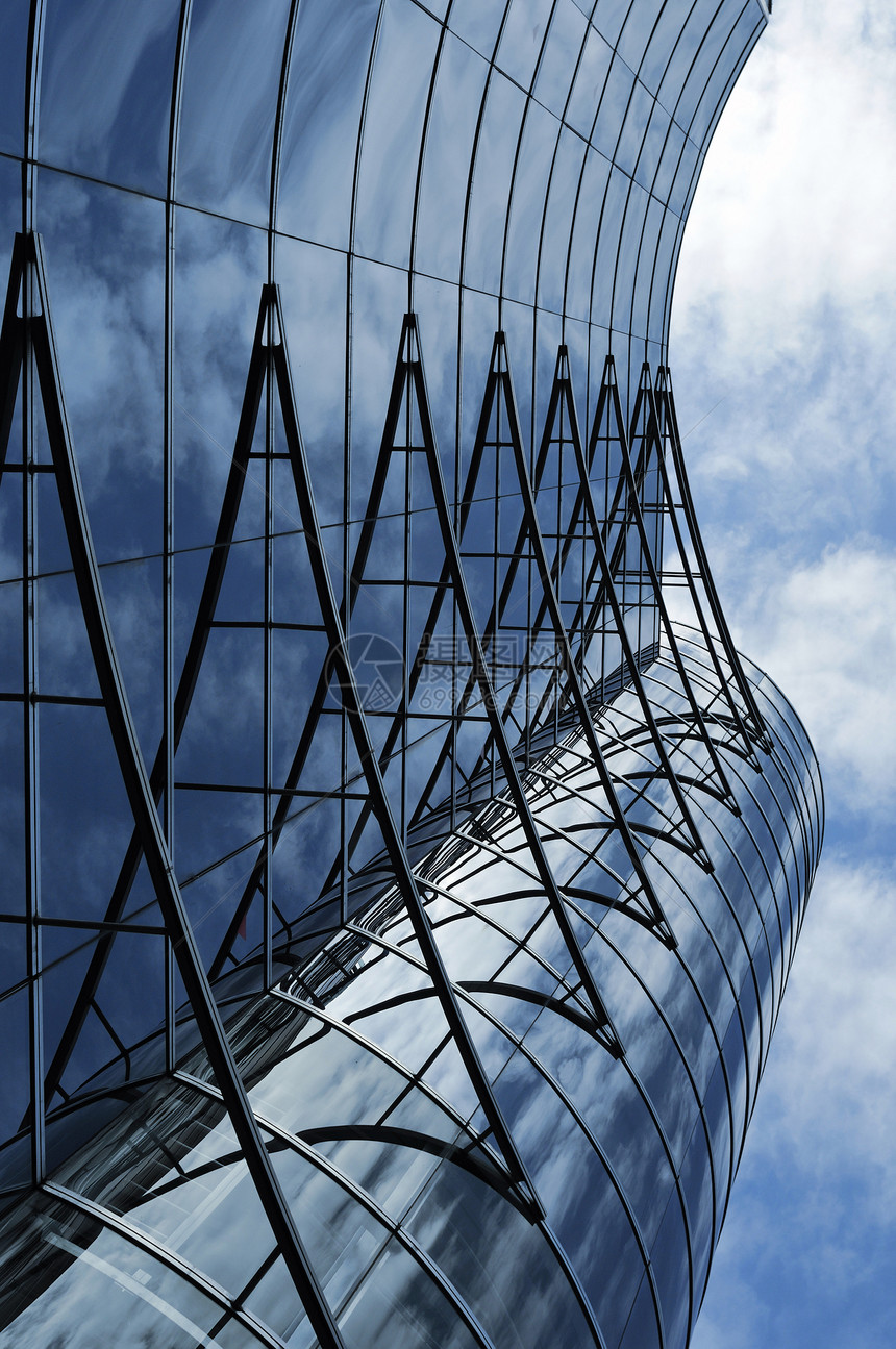 现代建筑框架街道反射金属建筑学城市窗户天空玻璃图片