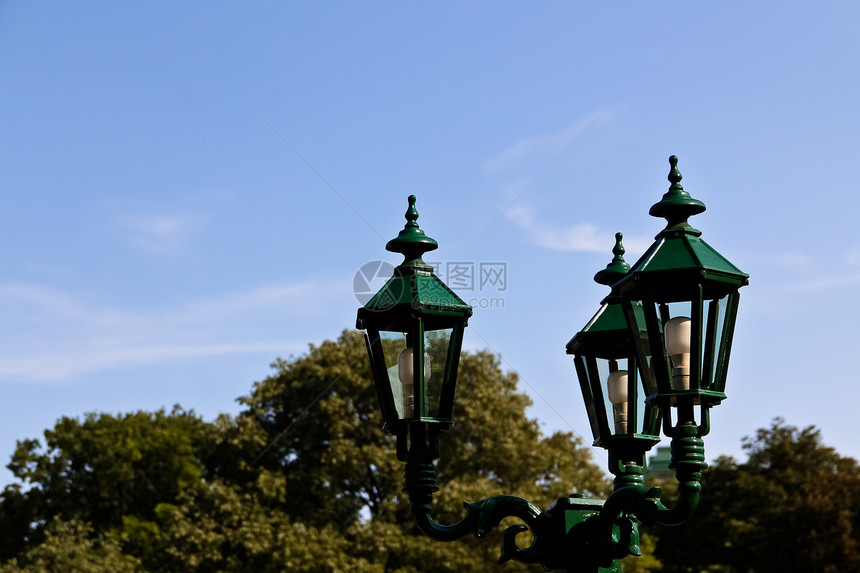 绿街灯金属公园灯笼灯泡灯柱历史性街道花园建筑路灯图片