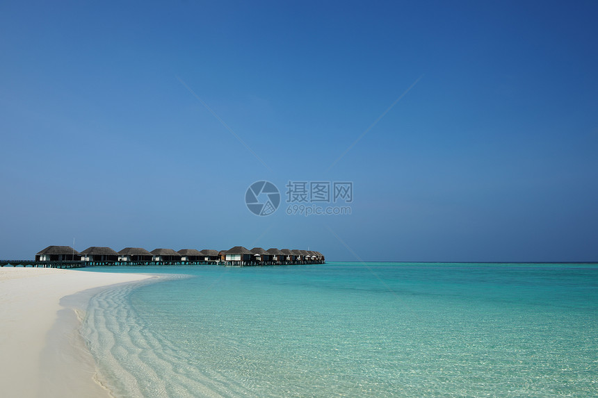 美丽的海滩天空平房海景酒店别墅风景奢华海洋蓝色热带图片