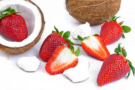 草莓和椰子圆形水果营养食物团体饮食甜点养分白色小吃高清图片