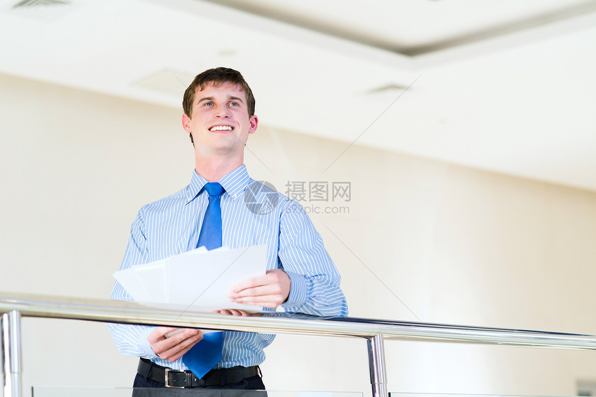 商务人士的肖像老板男性简报文书办公室文档经理商务工作管理人员图片