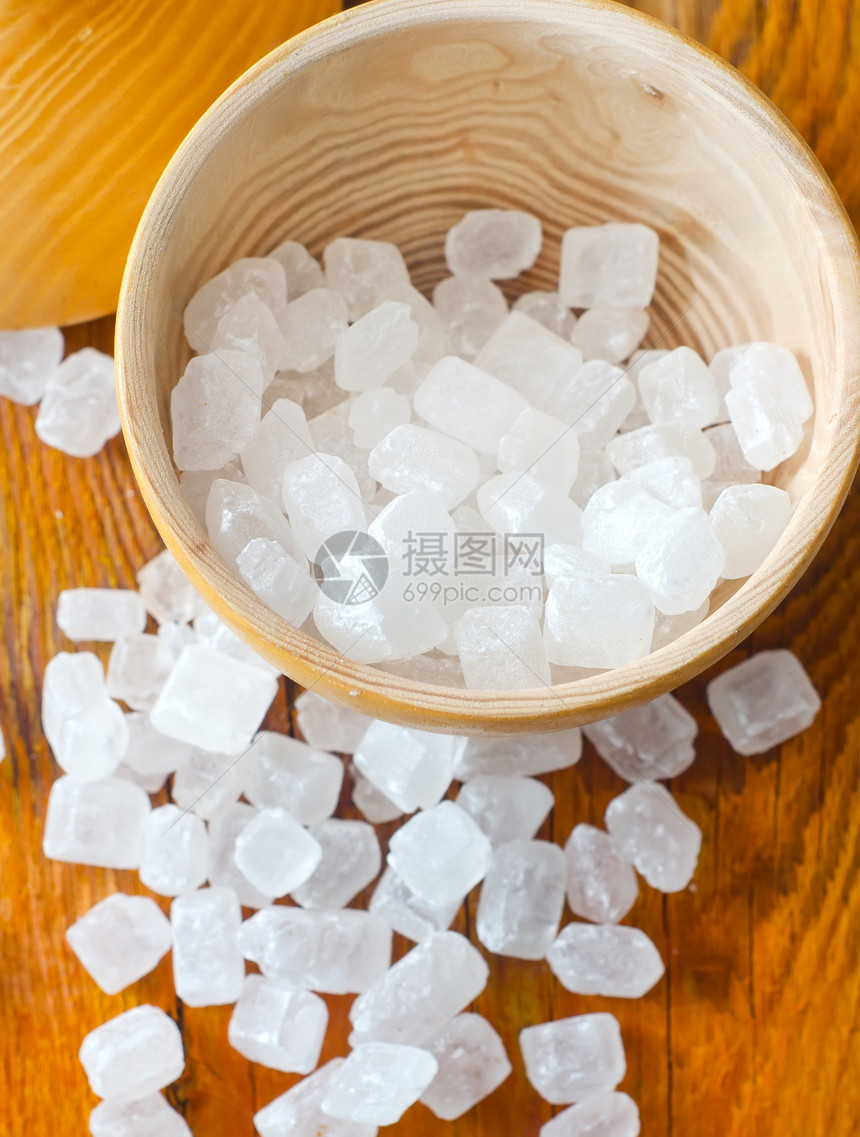 木质花瓶中的白糖茶匙粮食水晶立方体饮食染料糖精葡萄糖颗粒营养图片