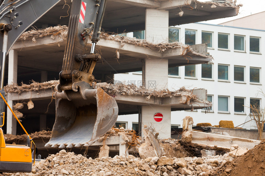 销毁装有设备的混凝土建筑灾难损害替代品地震机械瓦砾拆除碎片进步住宅图片