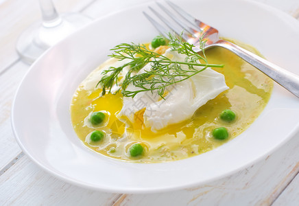 绿豆和鸡蛋浸出的新汤种子早餐油炸照片用餐午餐蔬菜英语黄油水煮背景图片