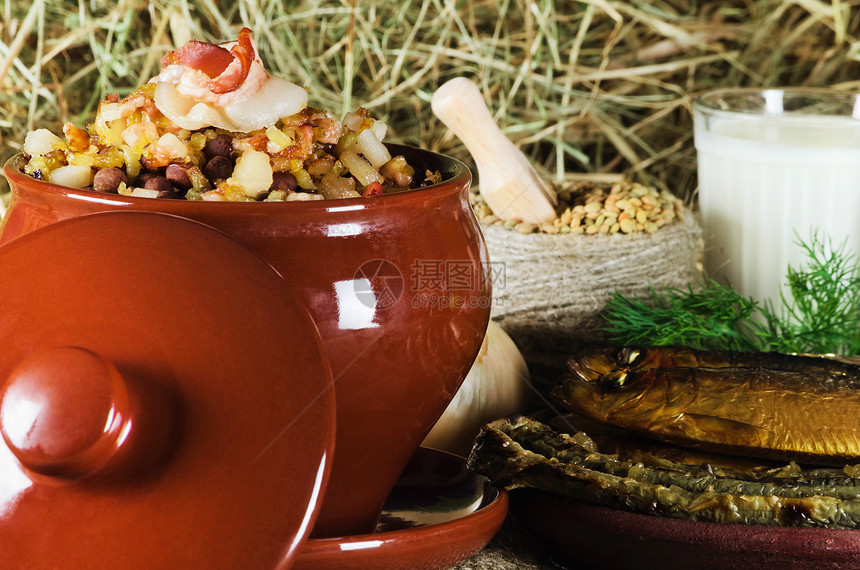 拉脱维亚食品静物食物熏制七眼养分节食营养陶瓷饮料饮食图片