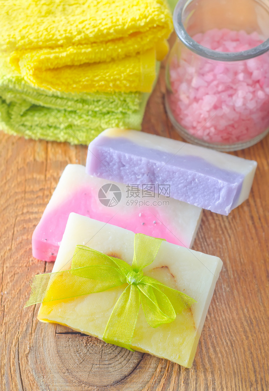 肥皂和盐按摩擦洗治疗酒吧兰花药品沙龙奢华淋浴泡沫图片