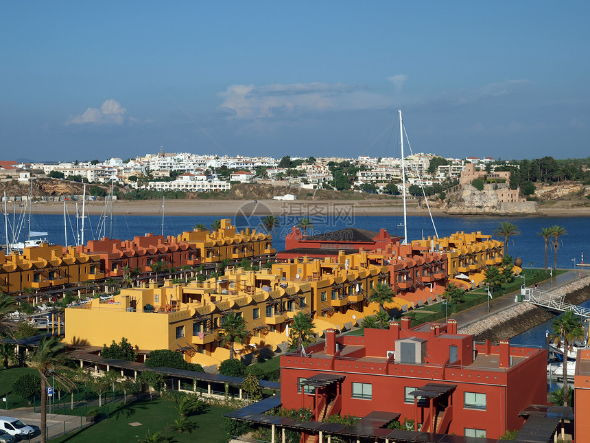 葡萄牙阿尔加韦阿加尔夫Portimao的游艇码头航行运动港口旅行摩托艇海洋假期汽艇娱乐反射图片