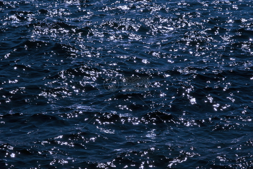 大西洋海浪闪耀图片
