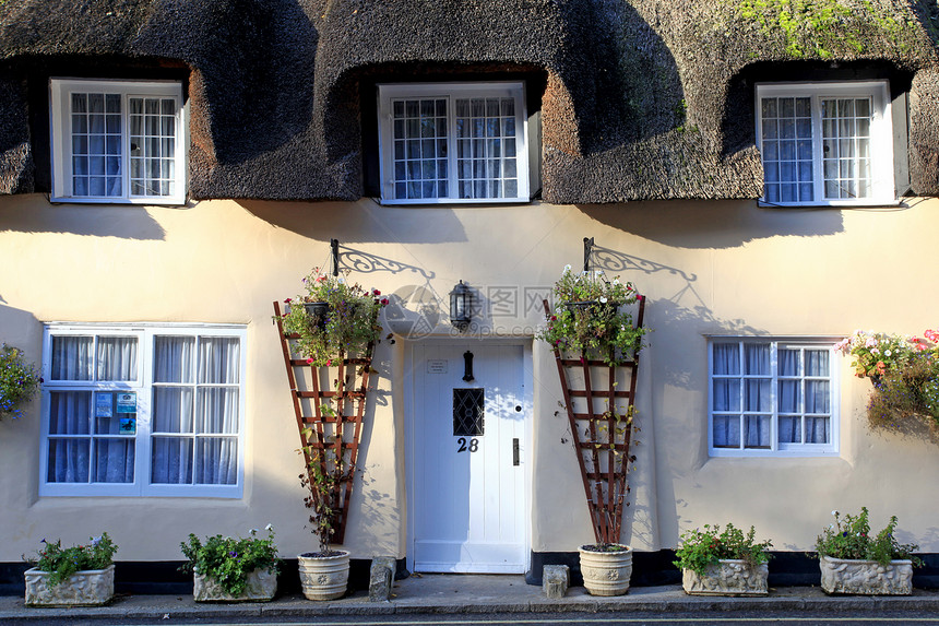 卢沃斯Lulworth村的棚屋茅草风景房子稻草小屋英语建筑学乡村建筑图片