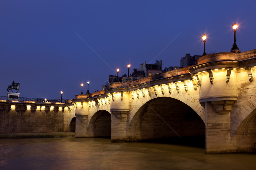 Pont Neuf 巴黎 法国 法国城市旅行拱门建筑历史性日落照明路灯历史旅游图片