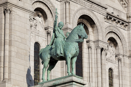 马骨法国巴黎Montmarte 圣骨骑士遗产晴天旅游建筑学城市建筑石头旅行骑士圆顶背景