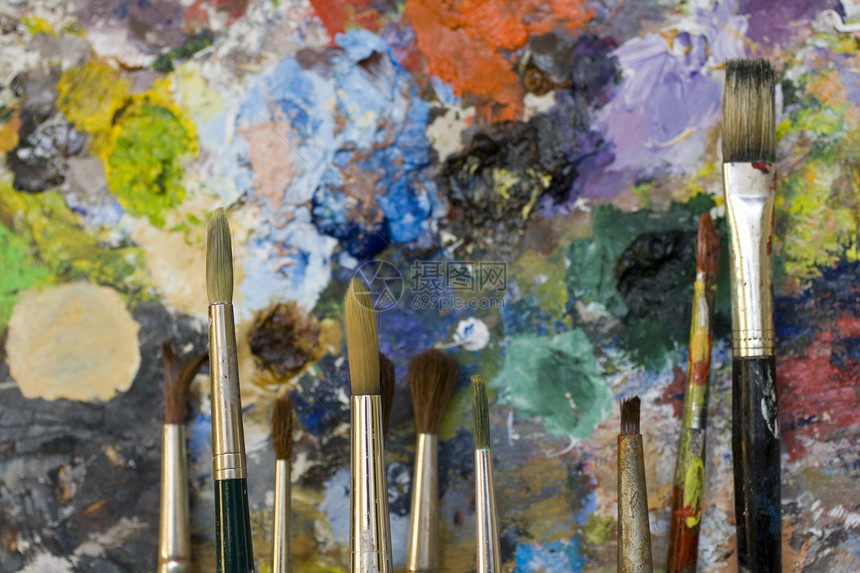画笔和调色板支架画架歌剧艺术家油画房屋生活油漆差别兔子图片