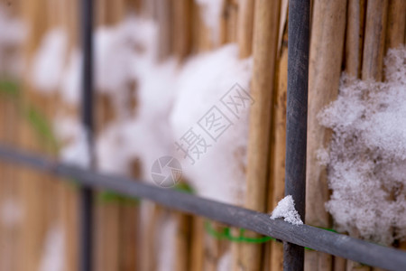冬季过冬时间格子栅栏木头架子网格背景图片
